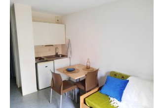 408 16 LAFAYETTE STUDIO Kitchenette