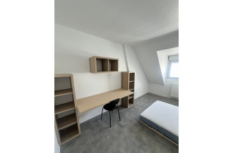 CHAMBRE ET BUREAU MANSARDE